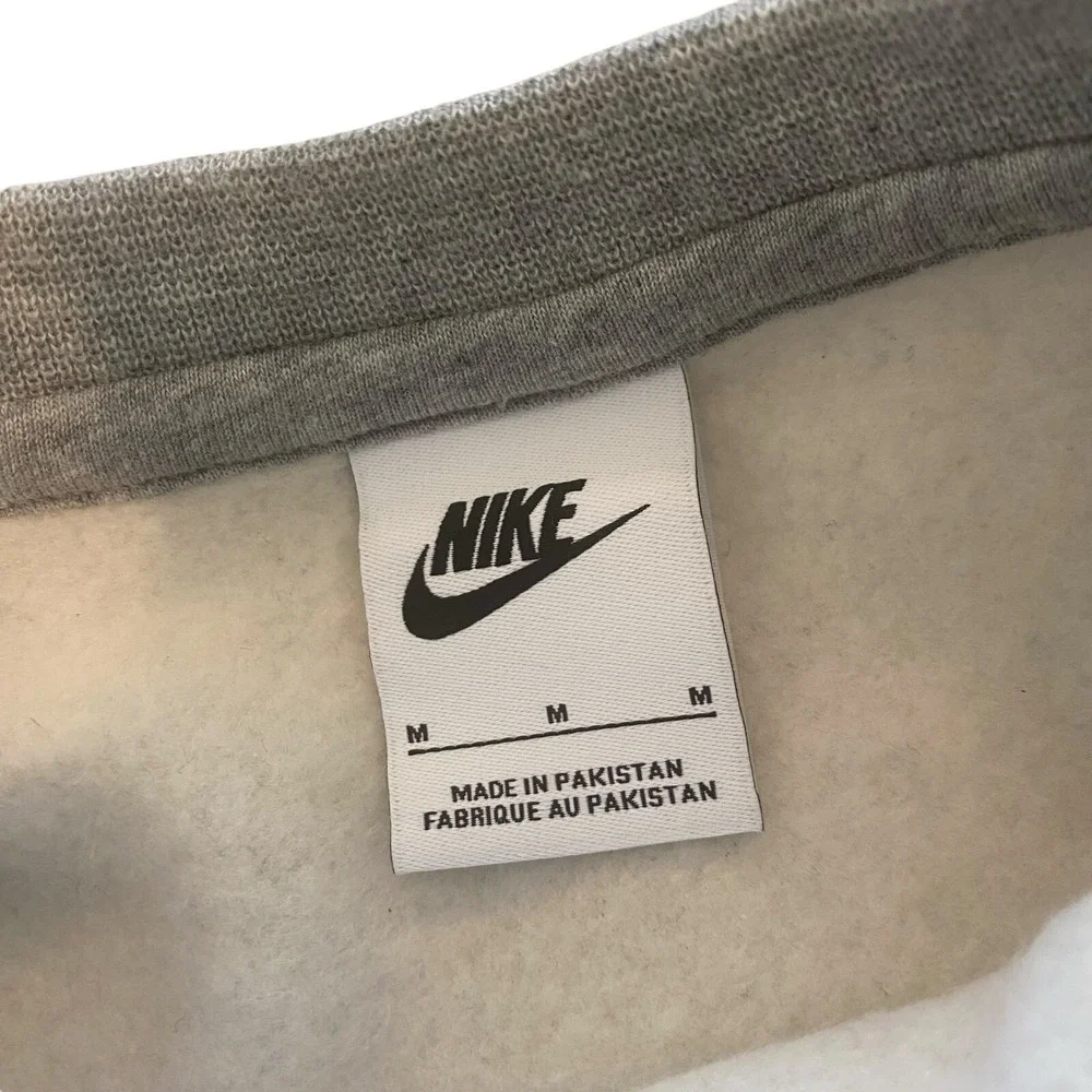 Nike Men's Grey Solo Swoosh Soft Fleece Crew Sweatshirt‎ 611467-063 Medium